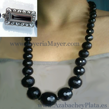 Collar de azabache y plata